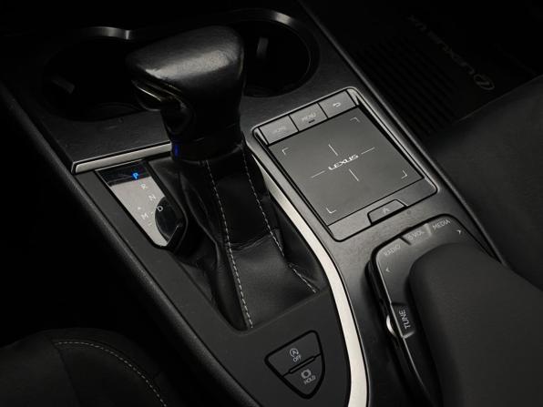 Lexus UX I с пробегом 2019 года, цена 2 850 000 рублей, 58283 км, внедорожник, Автокод Объявления