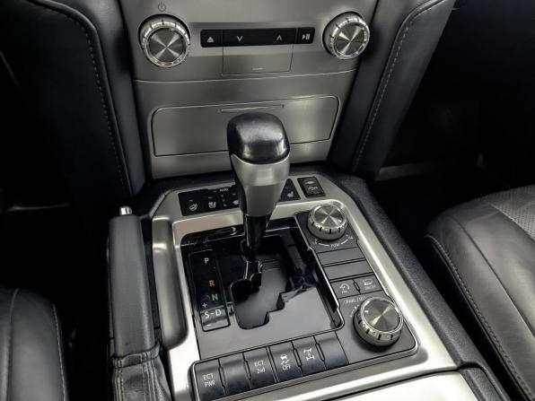 Toyota Land Cruiser 200 Series Рестайлинг 2 с пробегом 2020 года, цена 7 850 000 рублей, 136625 км, внедорожник, Автокод Объявления