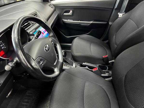 Kia Rio III Рестайлинг с пробегом 2017 года, цена 1 319 000 рублей, 41453 км, хэтчбек, Автокод Объявления