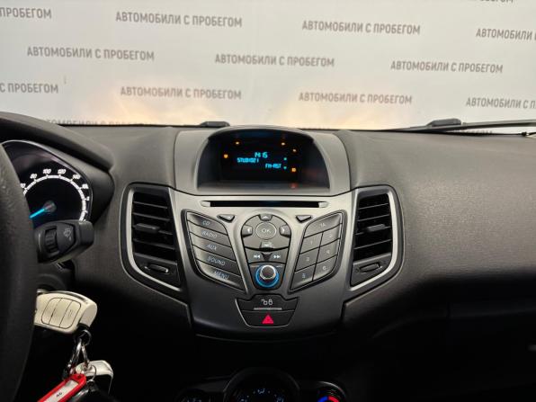 Ford Fiesta Mk6 Рестайлинг с пробегом 2015 года, цена 629 000 рублей, 223000 км, седан, Автокод Объявления