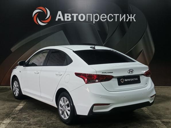 Hyundai Solaris II с пробегом 2017 года, цена 1 550 000 рублей, 61430 км, седан, Автокод Объявления