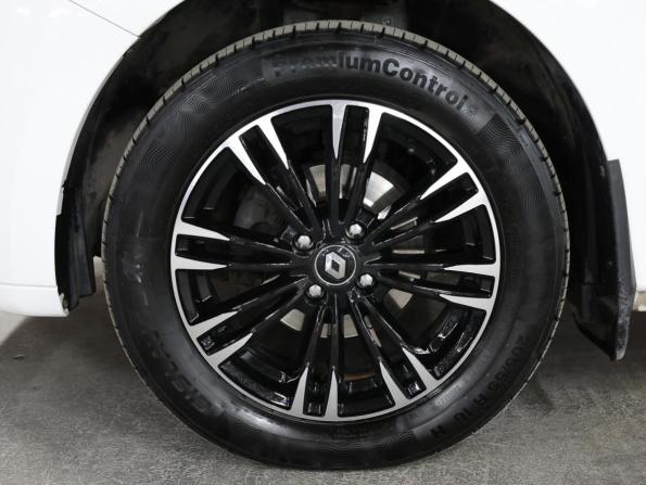 Renault Logan II Рестайлинг с пробегом 2019 года, цена 997 000 рублей, 102492 км, седан, Автокод Объявления
