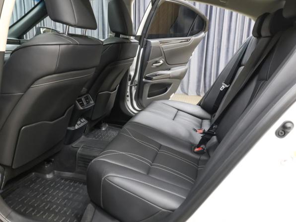 Lexus ES VII с пробегом 2019 года, цена 3 998 000 рублей, 58000 км, седан, Автокод Объявления