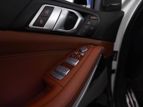 BMW X7 I (G07) Рестайлинг с пробегом 2023 года, цена 12 099 099 рублей, 54229 км, внедорожник, Автокод Объявления
