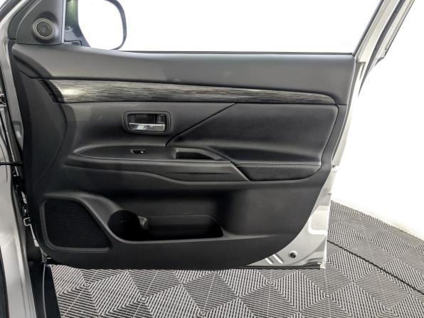 Mitsubishi Outlander III Рестайлинг 2 с пробегом 2015 года, цена 1 795 000 рублей, 158255 км, внедорожник, Автокод Объявления