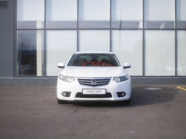 Honda Accord VIII Рестайлинг с пробегом 2012 года, цена 1 100 000 рублей, 307384 км, седан, Автокод Объявления