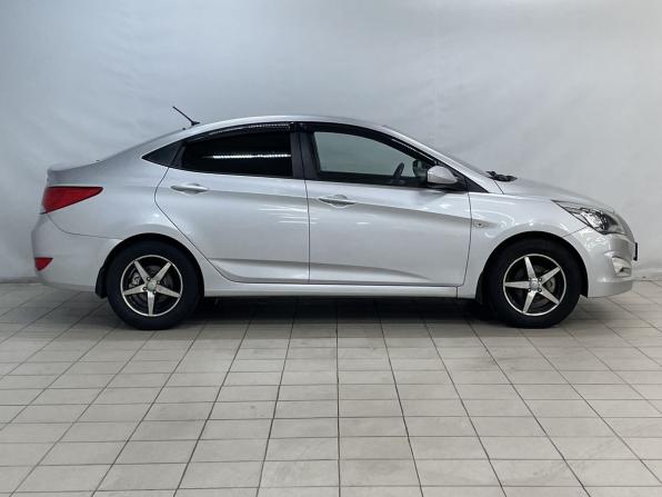 Hyundai Solaris I Рестайлинг с пробегом 2015 года, цена 920 000 рублей, 131299 км, седан, Автокод Объявления
