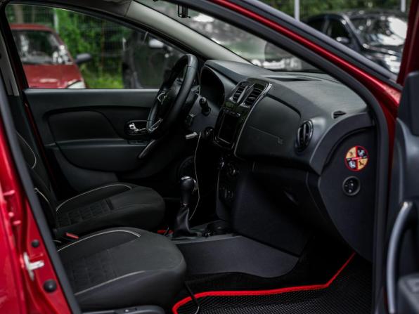 Renault Sandero II Рестайлинг с пробегом 2020 года, цена 989 000 рублей, 132286 км, хэтчбек, Автокод Объявления
