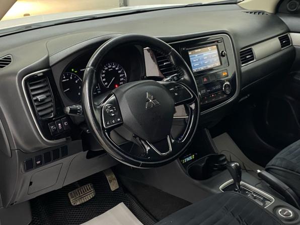 Mitsubishi Outlander III Рестайлинг 2 с пробегом 2015 года, цена 1 650 000 рублей, 176461 км, внедорожник, Автокод Объявления