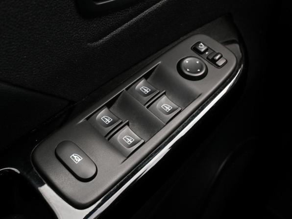 Renault Kaptur I Рестайлинг с пробегом 2021 года, цена 1 727 000 рублей, 42106 км, внедорожник, Автокод Объявления