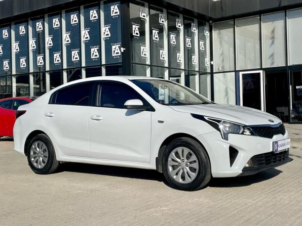 Kia Rio IV с пробегом 2020 года, цена 1 350 000 рублей, 115200 км, седан, Автокод Объявления