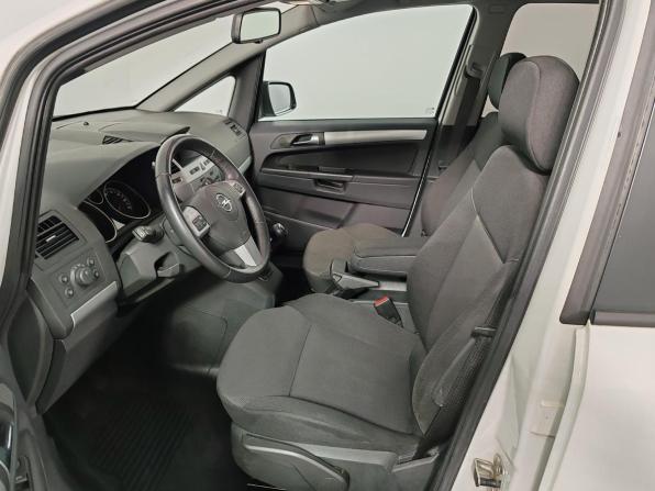 Opel Zafira B Рестайлинг с пробегом 2014 года, цена 999 000 рублей, 104912 км, компактвэн, Автокод Объявления