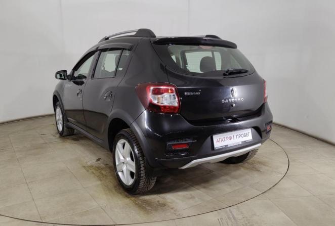 Renault Sandero II с пробегом 2015 года, цена 935 000 рублей, 91780 км, хэтчбек, Автокод Объявления
