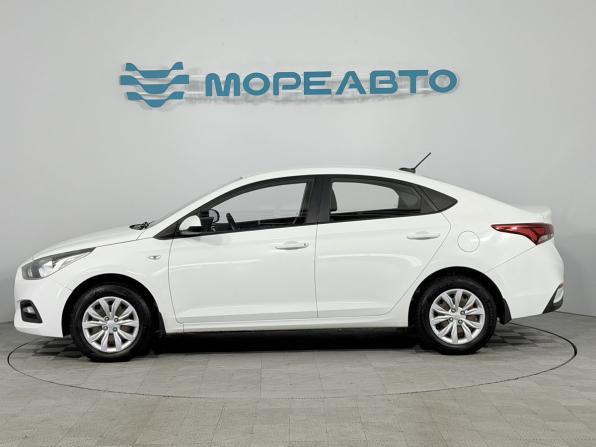 Hyundai Solaris II с пробегом 2017 года, цена 890 000 рублей, 177000 км, седан, Автокод Объявления