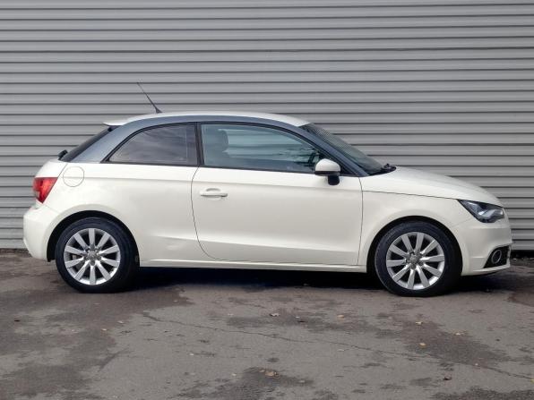 Audi A1 I (8X) с пробегом 2012 года, цена 1 200 000 рублей, 95101 км, хэтчбек, Автокод Объявления