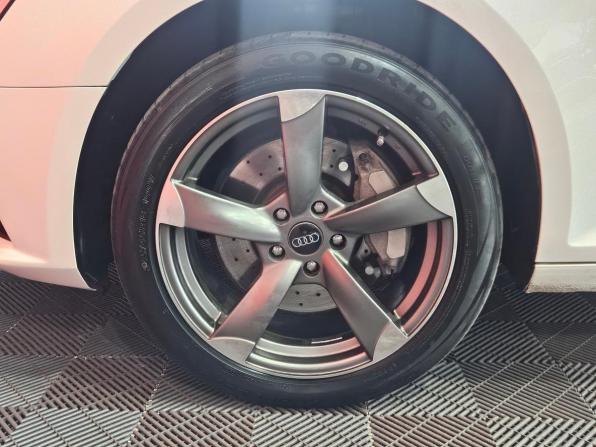 Audi A4 V (B9) с пробегом 2016 года, цена 1 700 000 рублей, 285800 км, седан, Автокод Объявления