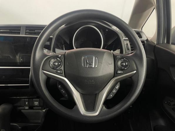 Honda Fit III Рестайлинг с пробегом 2019 года, цена 1 306 000 рублей, 75990 км, хэтчбек, Автокод Объявления