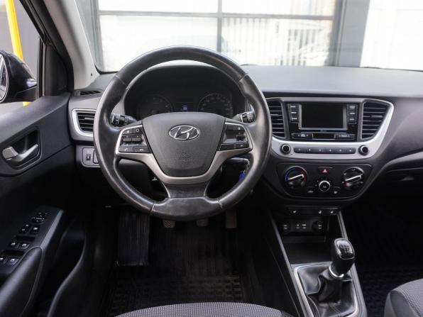 Hyundai Solaris II с пробегом 2018 года, цена 1 263 000 рублей, 127012 км, седан, Автокод Объявления
