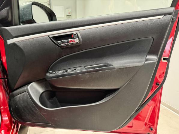 Suzuki Swift IV Рестайлинг с пробегом 2015 года, цена 824 929 рублей, 174914 км, хэтчбек, Автокод Объявления