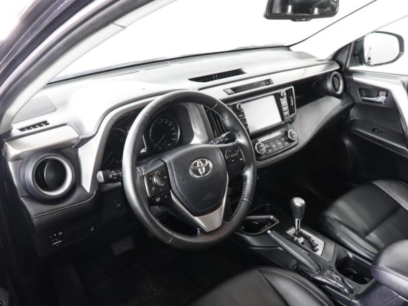 Toyota RAV4 IV (XA40) Рестайлинг с пробегом 2017 года, цена 2 350 000 рублей, 96942 км, внедорожник, Автокод Объявления