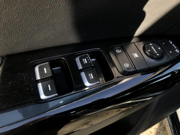 Kia Sportage IV Рестайлинг с пробегом 2018 года, цена 2 006 400 рублей, 168000 км, внедорожник, Автокод Объявления
