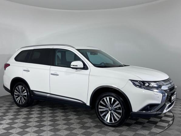 Mitsubishi Outlander III Рестайлинг 3 с пробегом 2020 года, цена 2 620 000 рублей, 63613 км, внедорожник, Автокод Объявления