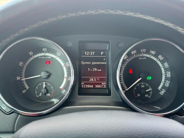 Skoda Yeti I Рестайлинг с пробегом 2017 года, цена 1 719 000 рублей, 123000 км, внедорожник, Автокод Объявления
