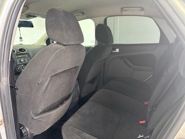 Ford Focus II с пробегом 2006 года, цена 379 000 рублей, 329325 км, седан, Автокод Объявления