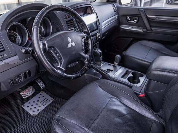 Mitsubishi Pajero IV Рестайлинг 1 с пробегом 2013 года, цена 2 281 872 рубля, 160168 км, внедорожник, Автокод Объявления