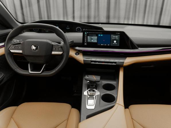 Changan UNI-V I с пробегом 2023 года, цена 2 320 000 рублей, 18596 км, лифтбек, Автокод Объявления