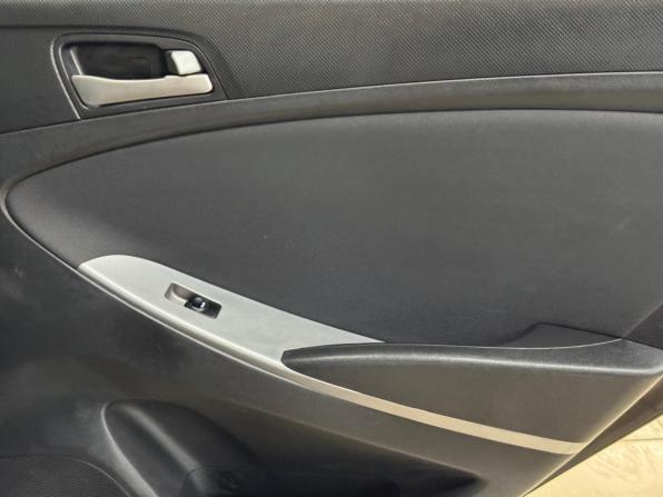 Hyundai Solaris I Рестайлинг с пробегом 2015 года, цена 694 000 рублей, 214135 км, седан, Автокод Объявления
