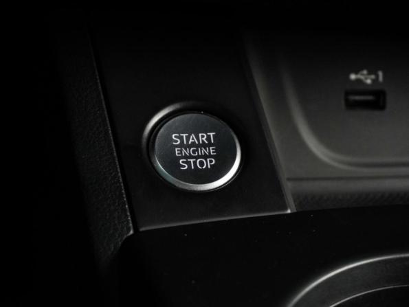 Audi A4 V (B9) Рестайлинг с пробегом 2020 года, цена 3 099 000 рублей, 104401 км, седан, Автокод Объявления