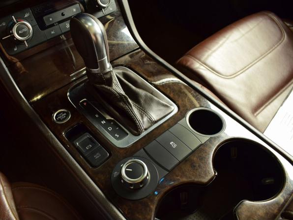 Volkswagen Touareg II с пробегом 2011 года, цена 1 799 995 рублей, 314265 км, внедорожник, Автокод Объявления