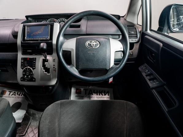 Toyota Voxy II (R70) Рестайлинг с пробегом 2012 года, цена 1 330 000 рублей, 244500 км, минивэн, Автокод Объявления