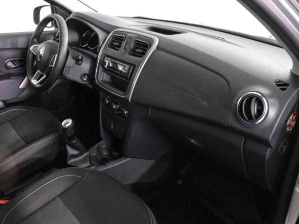 Renault Sandero II Рестайлинг с пробегом 2022 года, цена 1 040 000 рублей, 95362 км, хэтчбек, Автокод Объявления
