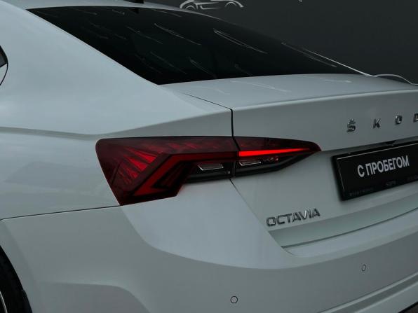 Skoda Octavia IV (A8) с пробегом 2021 года, цена 2 476 700 рублей, 33405 км, лифтбек, Автокод Объявления