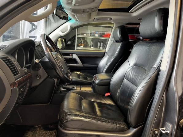 Toyota Land Cruiser 200 Series с пробегом 2011 года, цена 2 630 000 рублей, 270000 км, внедорожник, Автокод Объявления