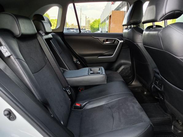Toyota RAV4 V (XA50) с пробегом 2021 года, цена 3 580 000 рублей, 58457 км, внедорожник, Автокод Объявления