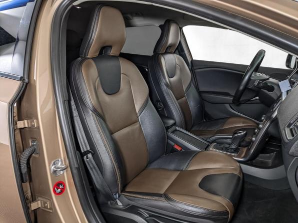 Volvo V40 II с пробегом 2015 года, цена 1 280 000 рублей, 146531 км, хэтчбек, Автокод Объявления
