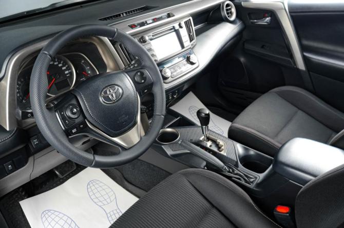 Toyota RAV4 IV (XA40) с пробегом 2015 года, цена 2 239 000 рублей, 131000 км, внедорожник, Автокод Объявления