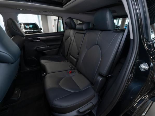 Toyota Highlander IV (XU70) с пробегом 2025 года, цена 4 920 000 рублей, 8000 км, внедорожник, Автокод Объявления