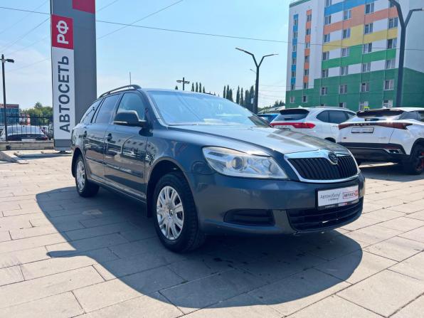 Skoda Octavia II (A5) Рестайлинг с пробегом 2011 года, цена 695 000 рублей, 218165 км, универсал, Автокод Объявления