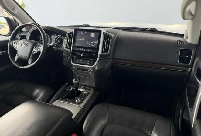 Toyota Land Cruiser 200 Series Рестайлинг 2 с пробегом 2015 года, цена 5 717 000 рублей, 140586 км, внедорожник, Автокод Объявления