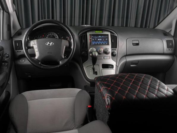 Hyundai H-1 II с пробегом 2014 года, цена 1 849 000 рублей, 183832 км, минивэн, Автокод Объявления