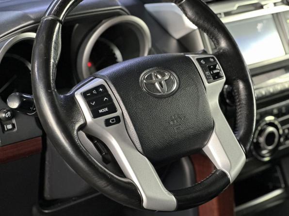 Toyota Land Cruiser Prado 150 Series Рестайлинг 1 с пробегом 2014 года, цена 2 740 000 рублей, 329006 км, внедорожник, Автокод Объявления