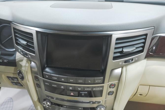 Lexus LX III Рестайлинг с пробегом 2013 года, цена 4 419 000 рублей, 283000 км, внедорожник, Автокод Объявления