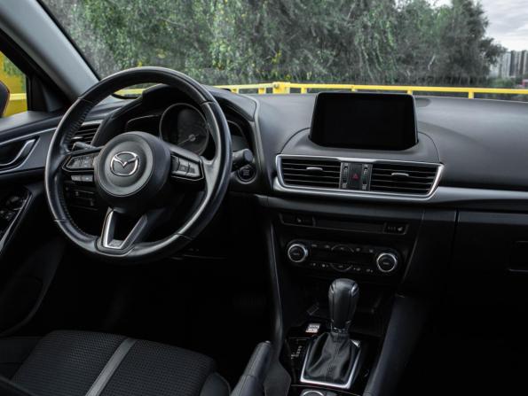 Mazda 3 III (BM) Рестайлинг с пробегом 2018 года, цена 1 920 000 рублей, 82457 км, хэтчбек, Автокод Объявления