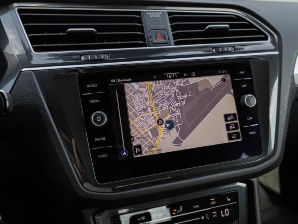 Volkswagen Tiguan II Рестайлинг с пробегом 2021 года, цена 2 745 000 рублей, 34798 км, внедорожник, Автокод Объявления