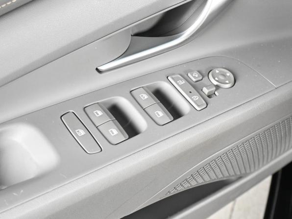 Hyundai Elantra VII (CN7) с пробегом 2021 года, цена 1 999 000 рублей, 92521 км, седан, Автокод Объявления
