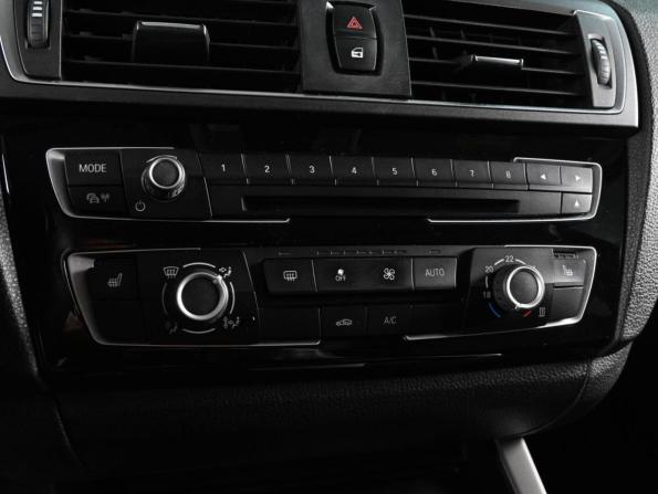 BMW 1 серии II (F20/F21) Рестайлинг 2 с пробегом 2017 года, цена 2 439 000 рублей, 62427 км, хэтчбек, Автокод Объявления